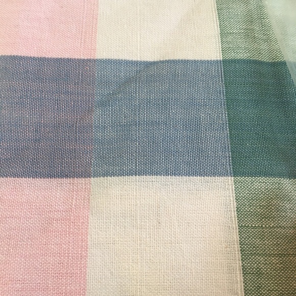 AVON -70”ROUND TABLECLOTH - Picture 6 of 6